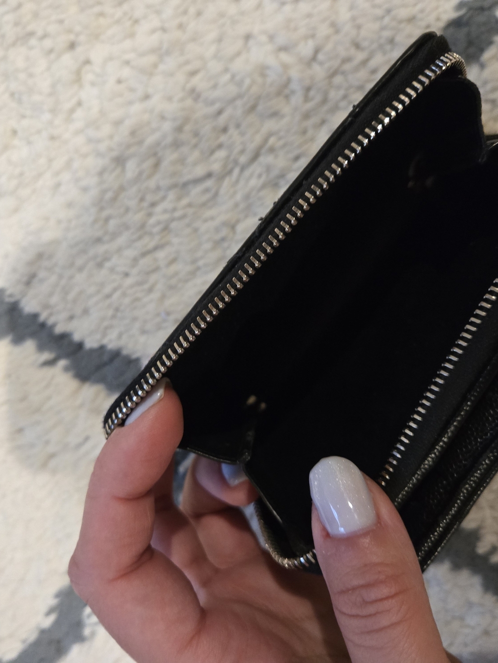 Yves Saint Laurent Black Quilted Leather Wallet - Picture 4 of 7